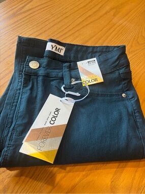 YMI NEW with Tags! Women's Mid-Rise Skinny Jeans- Large